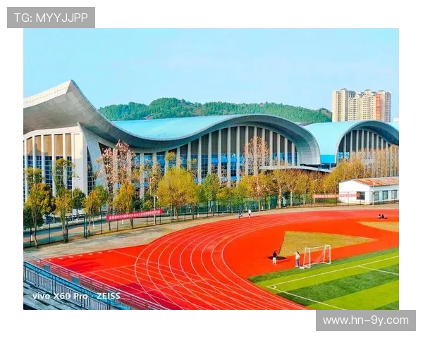 盘江一中足球场面积及其周边环境分析与影响研究